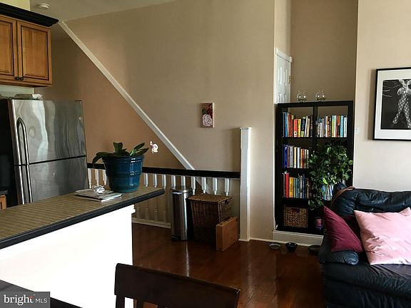 4th image of 1435 N Franklin St #3