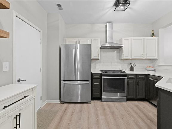 4th image of 1476 Doolittle Ln