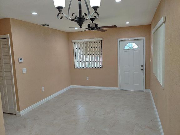 3rd image of 920 NW 34th Avenue