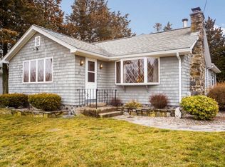 18 Helm St, Jamestown, RI 02835