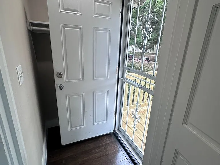 3307 N 42nd St — Photo 3