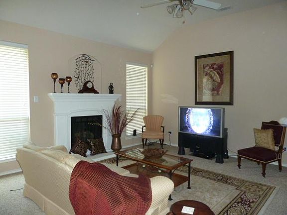 4th image of 4103 Lakeshore Dr
