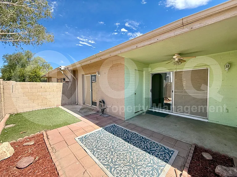 404 E Colgate Dr — Photo 17