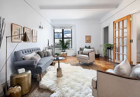 2nd image of 215 W 92nd St APT 15I