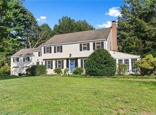 4 Orchard Ln, West Hartford, CT 06117