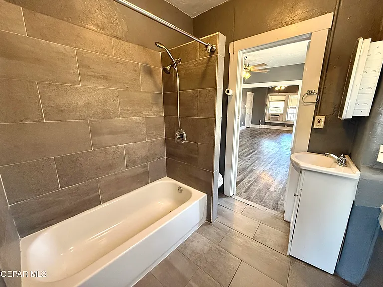 714 E River Ave #3 — Photo 10