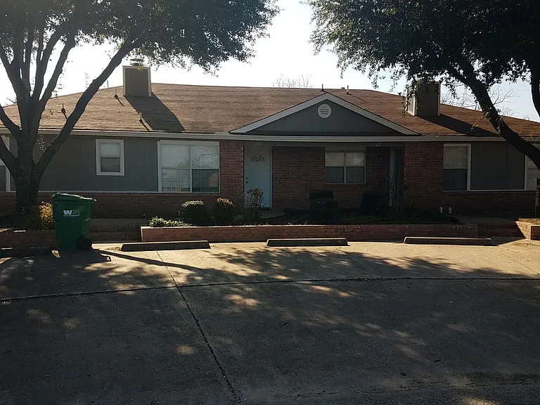 1745 Dynasty Cir — Photo 1