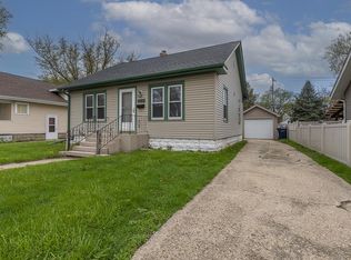 1242 Center Ave, Janesville, WI