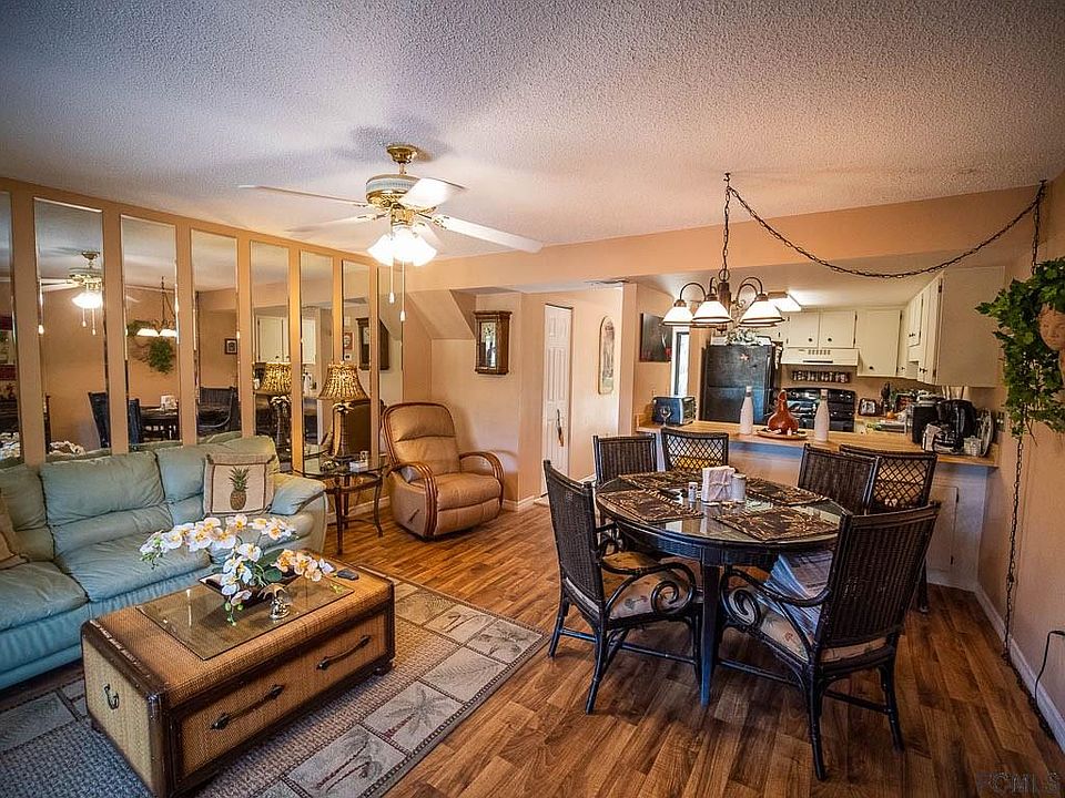 2nd image of 6 Village Dr #6