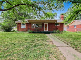 1156 N Lakeview Dr, Derby, KS 67037
