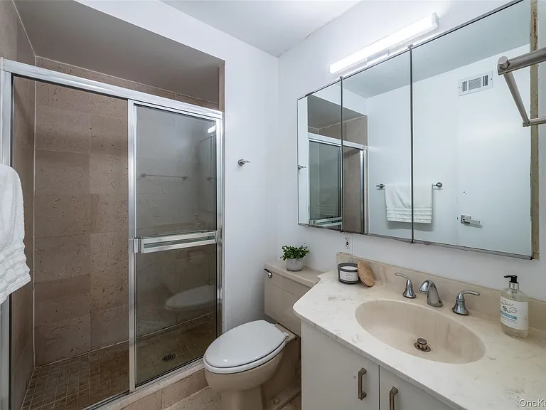 14 Nosband Ave #2H — Photo 14