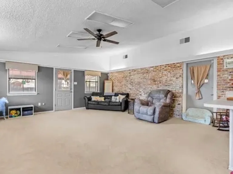 2623 Nelwin Pl — Photo 11