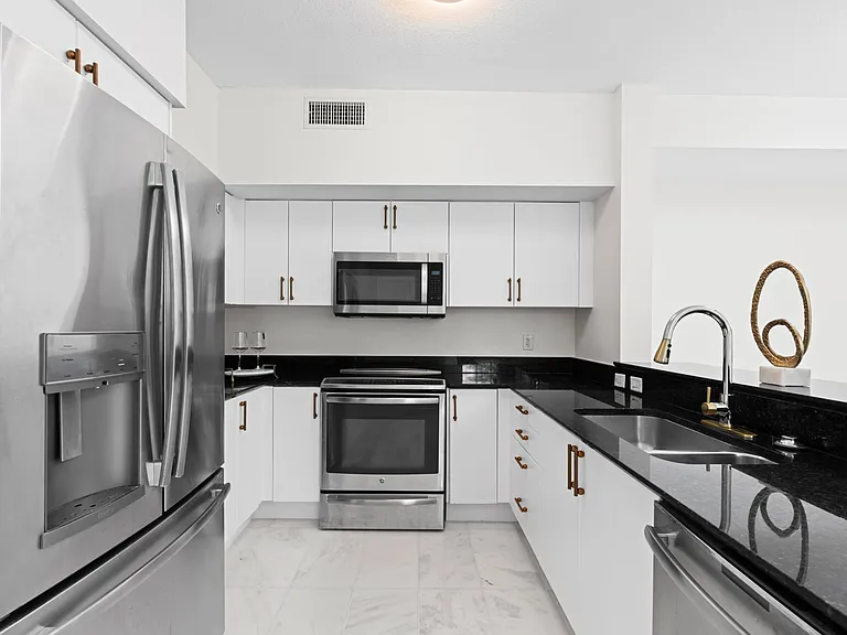 233 S Federal Hwy #405 — Photo 12