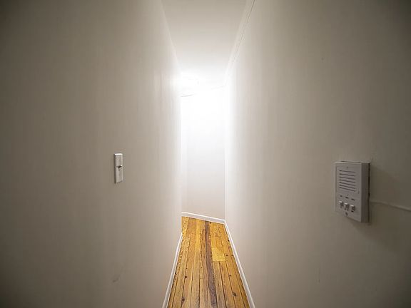 3rd image of 234 Thompson St APT 6