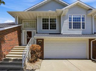 1422 Crossings Ct NE, Cedar Rapids, IA 52402