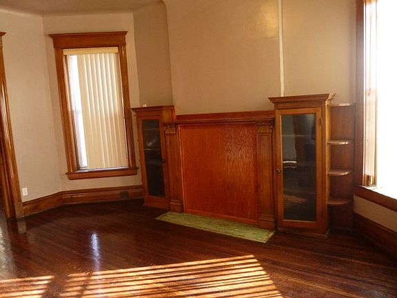 3rd image of 5327 S Michigan Ave APT 1