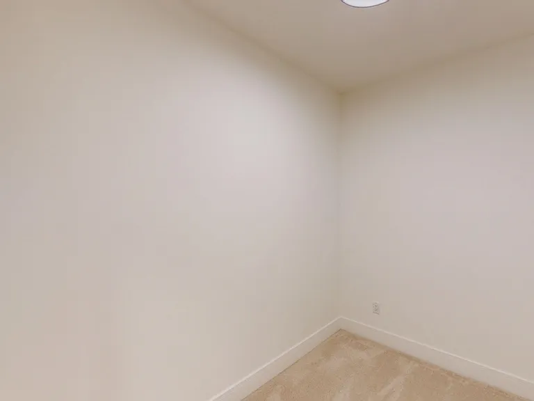 208 Dieppe Dr SW — Photo 10