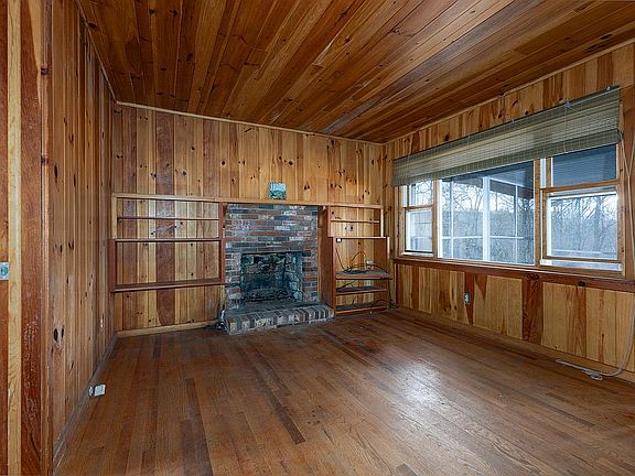 4th image of 259 Wyanoak Rd