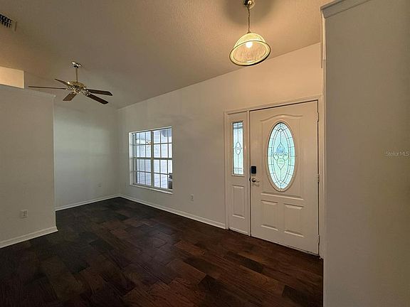 4th image of 10733 Oak Dr