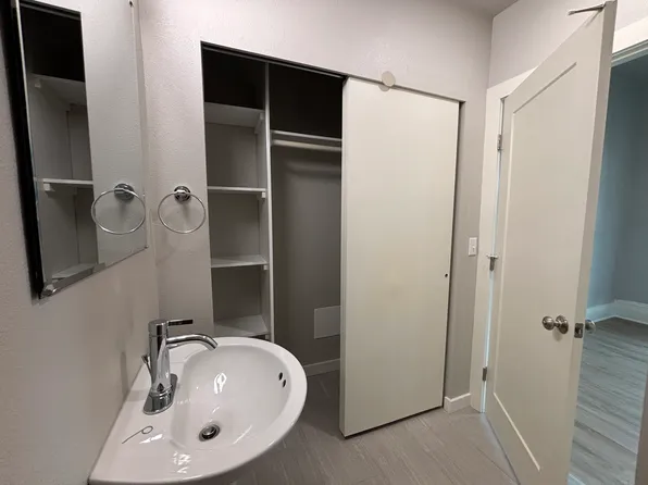 1224 N I St APT 101, Tacoma, WA 98403