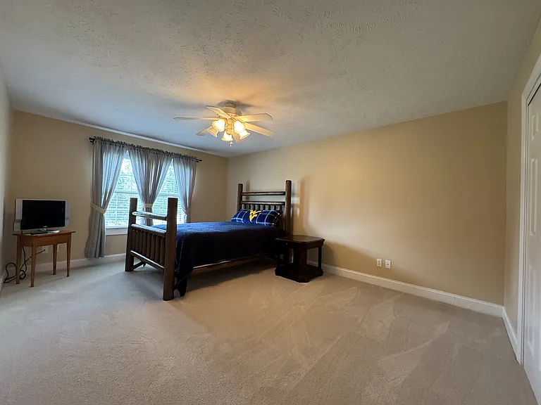 400 Saint Andrews Dr #1 — Photo 6