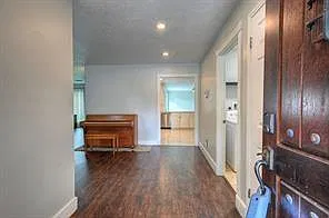 4 bed, 2.0 bath, 2328 sqft, $2,250 — Photo 3