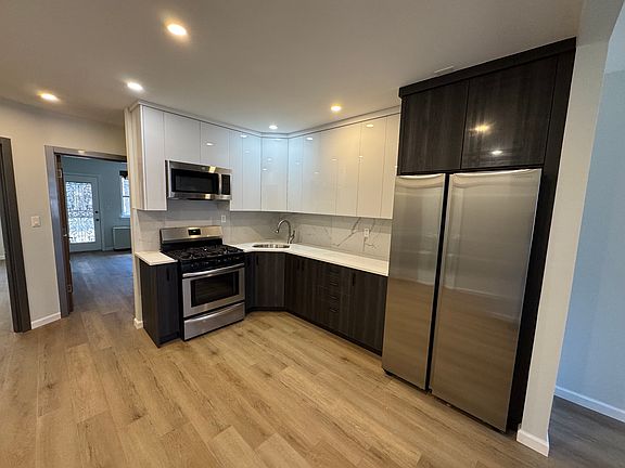 3rd image of 205 Bay 26 St #1