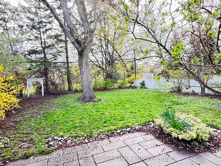 153 Simpson Rd — Photo 27