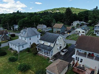 19 Harris Hill Rd, Trucksville, PA 18708 | Zillow