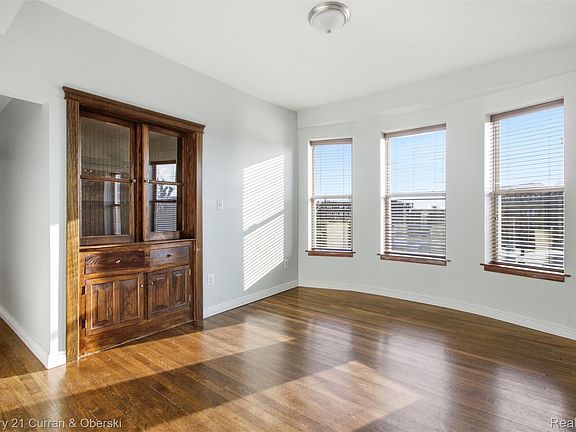 5th image of 476 Prentis St #5