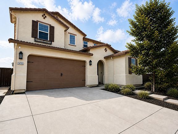 2nd image of 3435 Equinox Dr