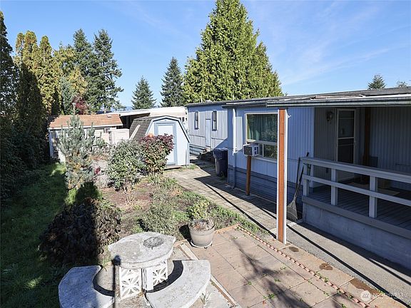4th image of 16600 25th Avenue NE #77