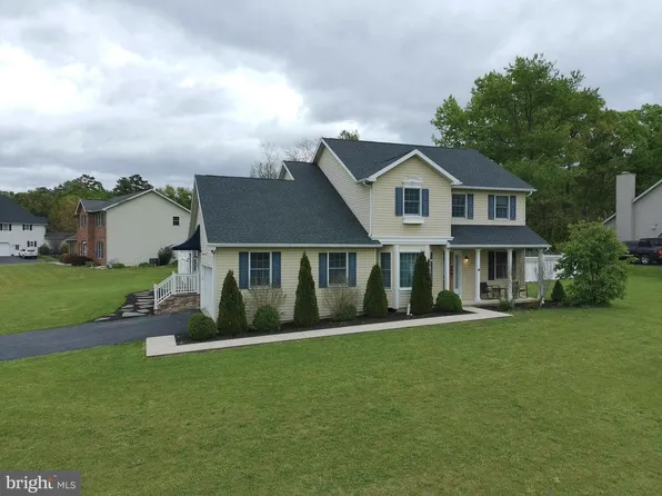 631 Eric Dr, Shippensburg, PA 17257