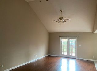 2343 Clarksville Rd, Trenton, KY 42286