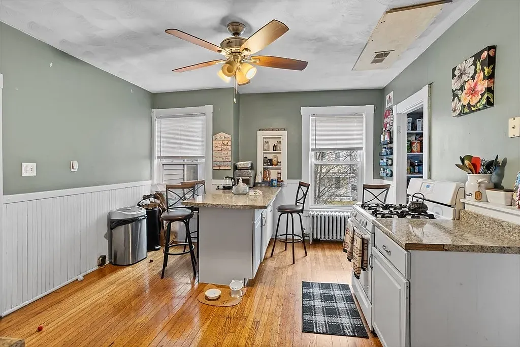 5 bed, 1560 sqft, $3,500 — Photo 4