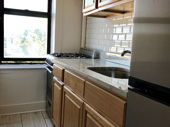 5th image of 375 E 205th St APT 4D
