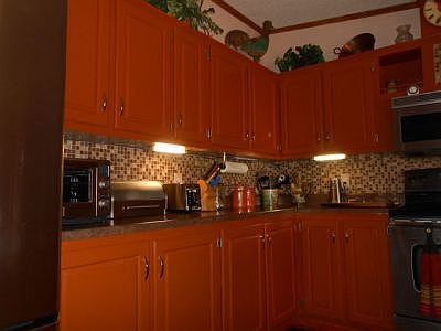 Kitchen Cabinet/Backsplash