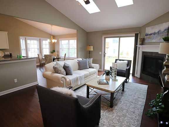 4th image of 976 Lily Pond Dr