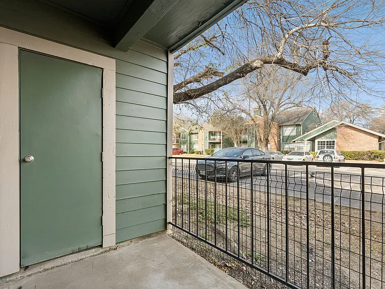 Belmont Place — Photo 27