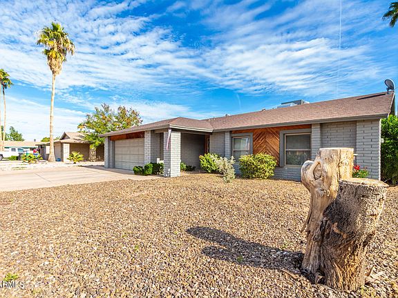 3rd image of 819 W Posada Ave