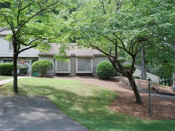 211 Lamplighter Cir, Winston Salem, NC 27104
