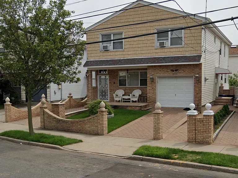 306 Jefferson Ave #1 — Photo 3
