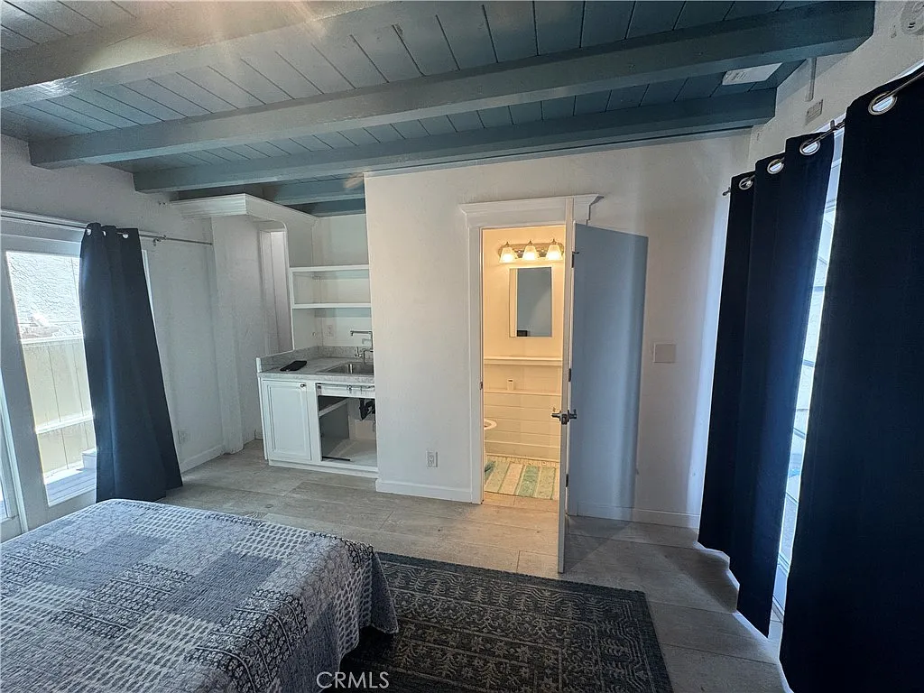 2 bed, 1100 sqft, $6,000 — Photo 3