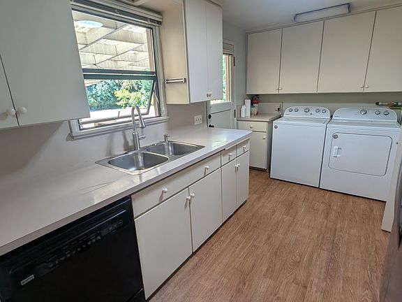 5th image of 16023 32nd Ave NE