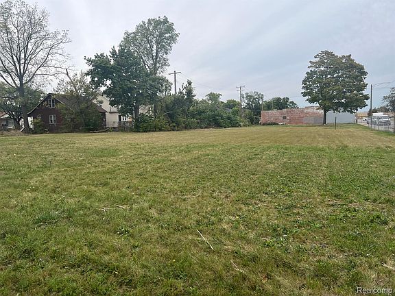 3rd image of 10372 W Chicago