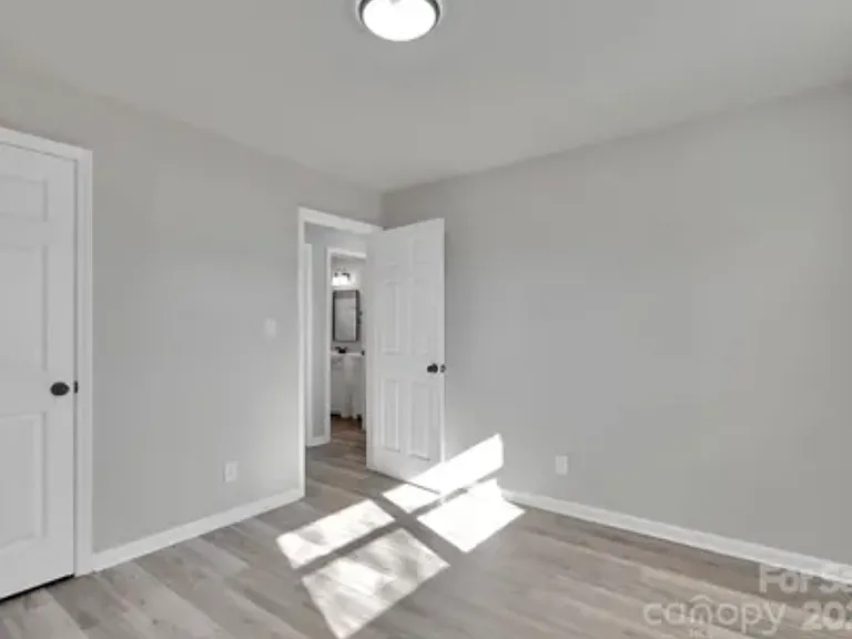 2545 Abelwood Rd — Photo 8