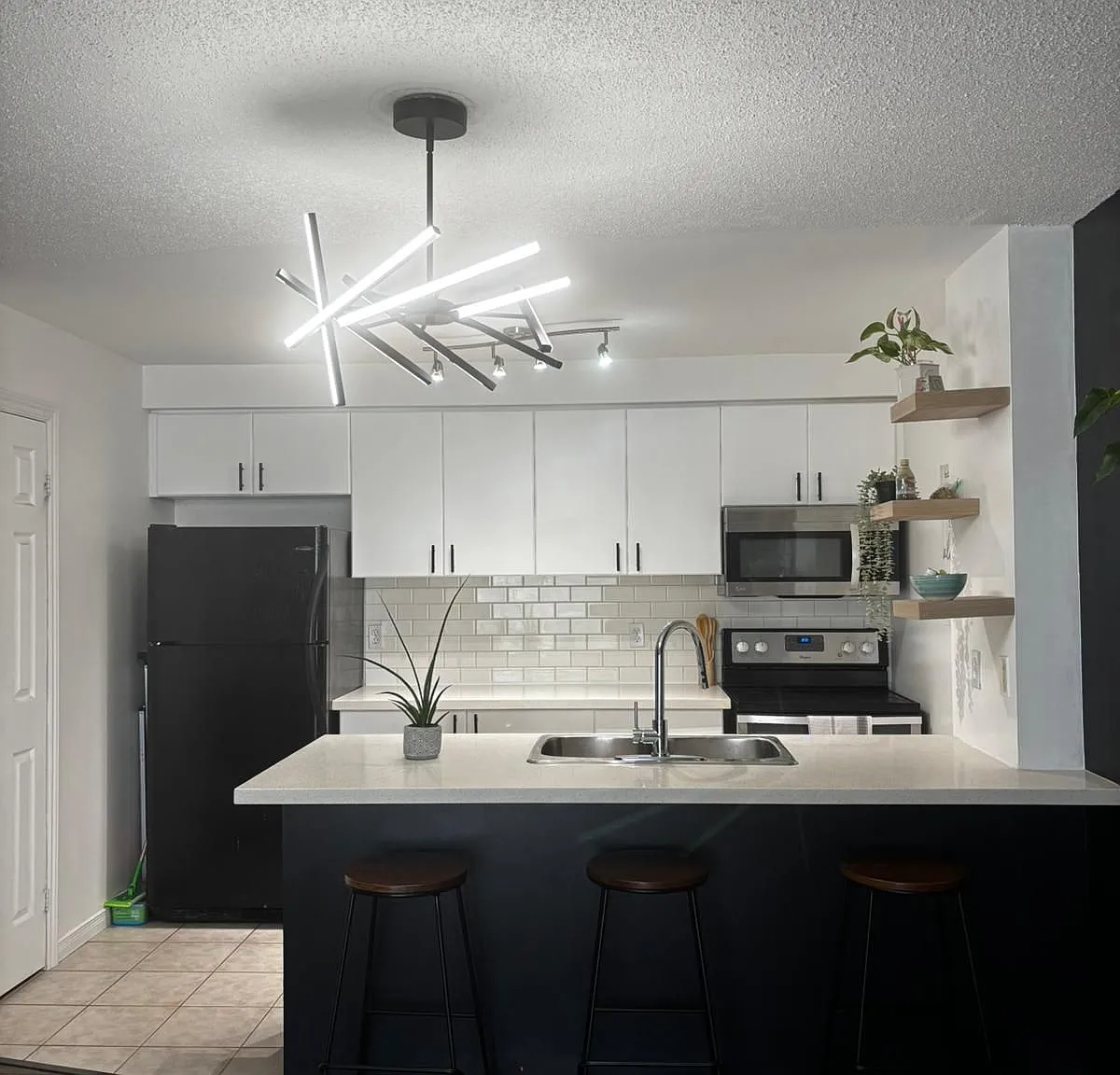 2 bed, $2,200 — Photo 1