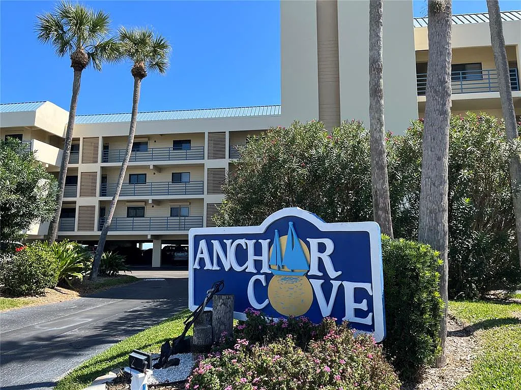 2 bed, 2.0 bath, 1135 sqft, $4,500 — Photo 3