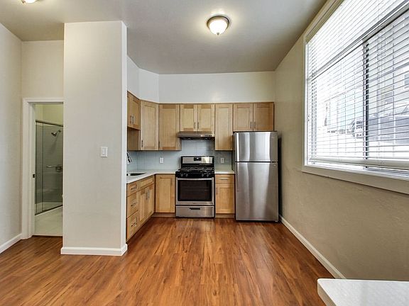 2nd image of 1037 Clay St