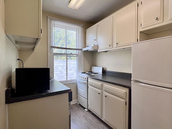 4th image of 1303 N Franklin St APT 6